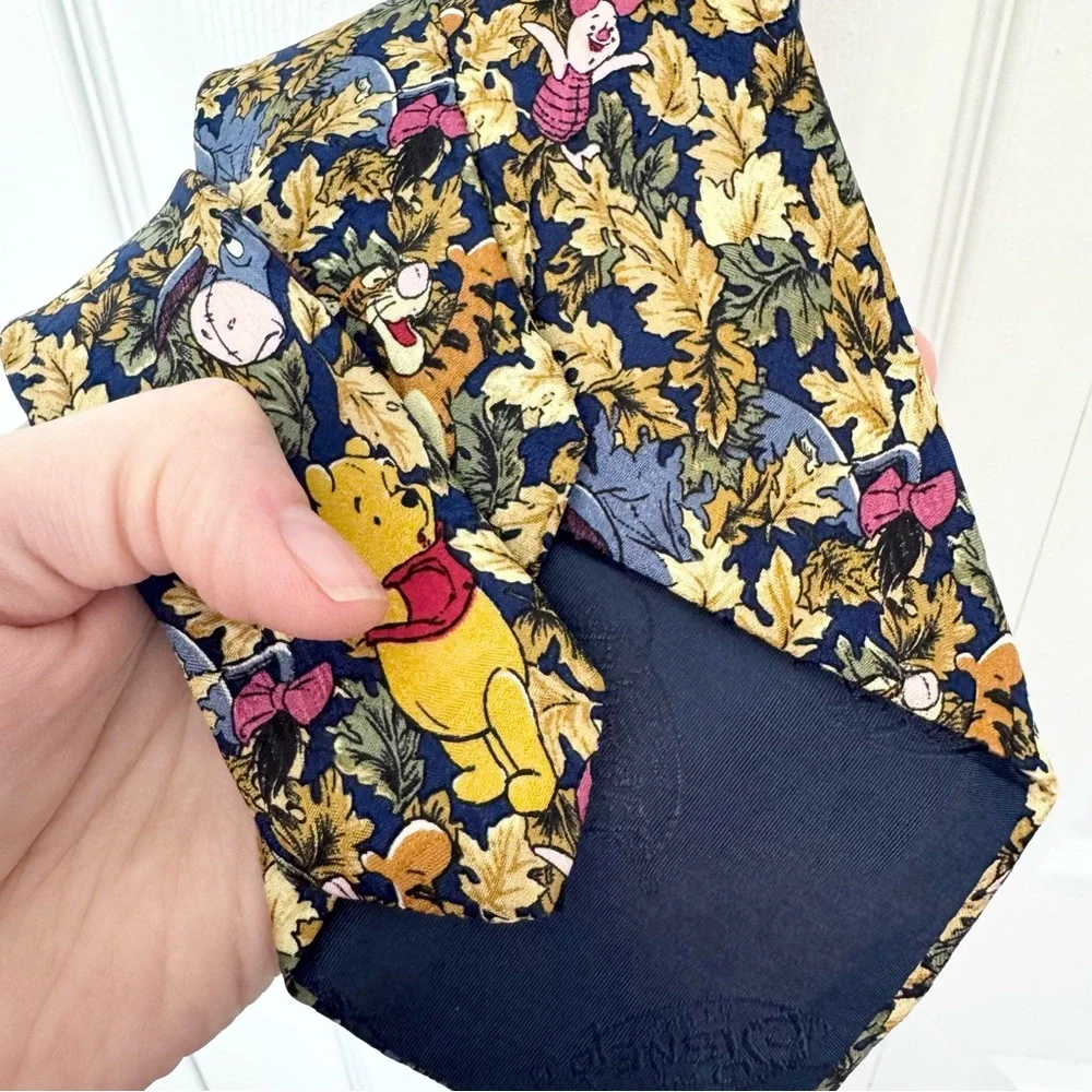 Disney Winnie the Pooh & Friends Fall Leaves Tie - Multicolor